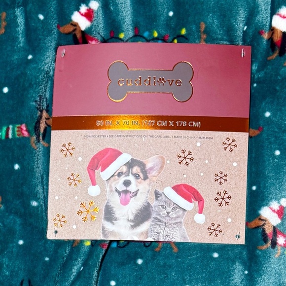 Cuddlove Green Christmas Dachshund Blanket – 90” x 70” Oversized Plush Throw - Picture 4 of 4